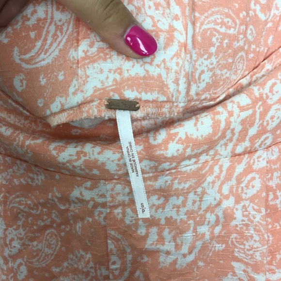 FREE PEOPLE • Peach tea paisley drape shorts SMALL - Picture 4 of 6